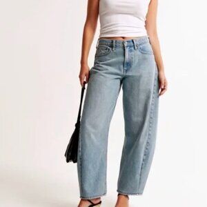 Curve Love Mid Rise Barrel Jean